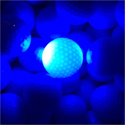 Lys golfbolde der lyser med blåt lys
